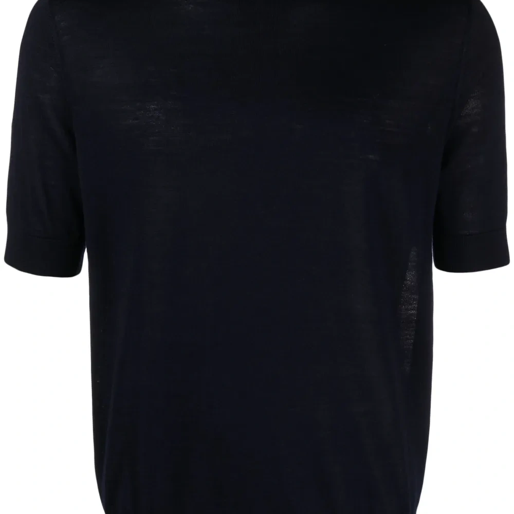 Шерстяная футболка тонкой вязки