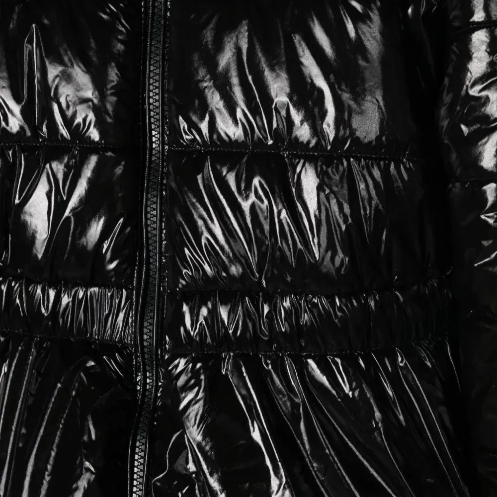 Пуховик с капюшоном