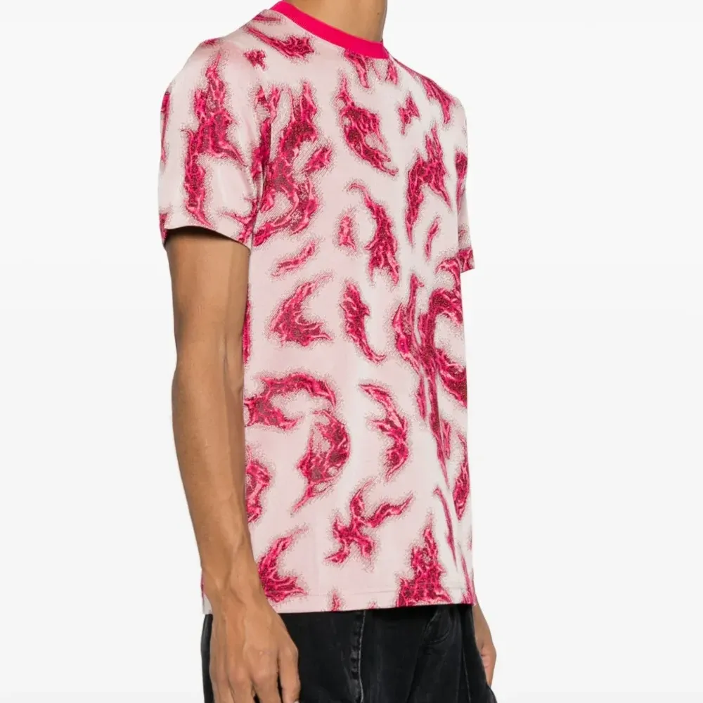 Футболка с графичным принтом