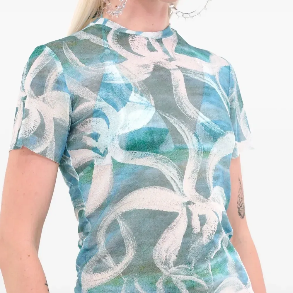 Футболка с абстрактным принтом