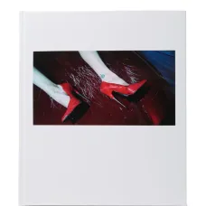 Книга с графичным принтом