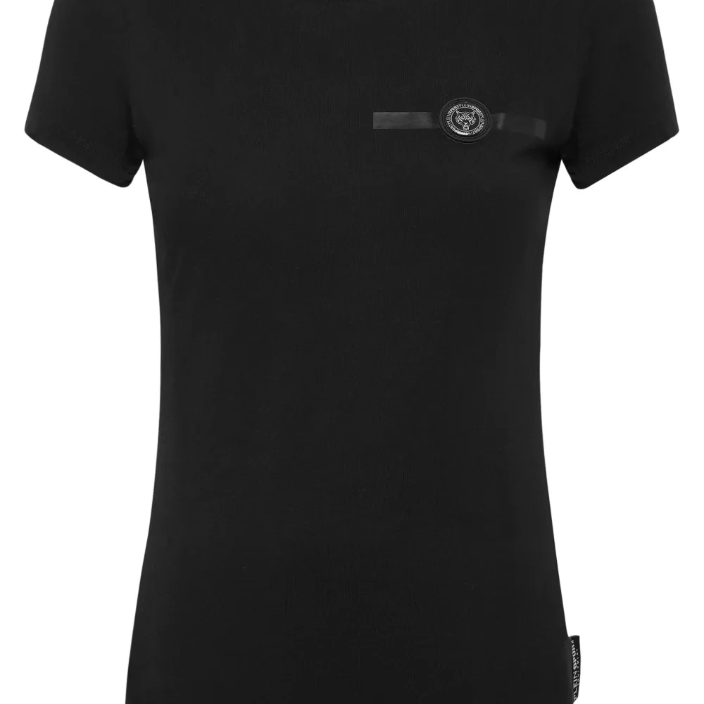 Футболка с нашивкой-логотипом