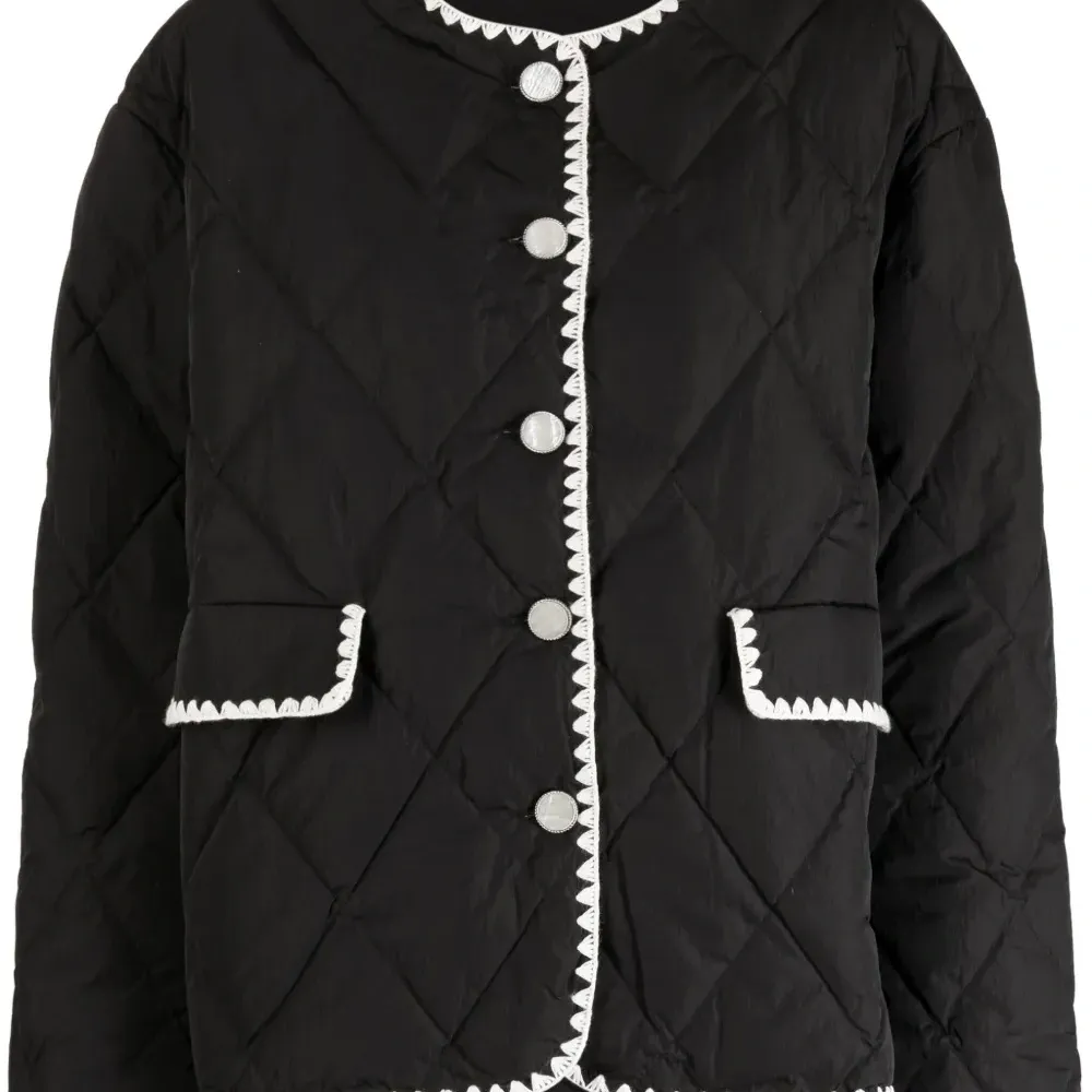 Стеганый жакет на пуговицах