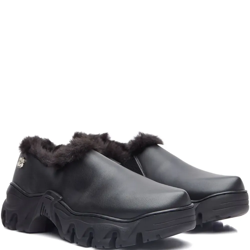 Слипоны с контрастной отделкой