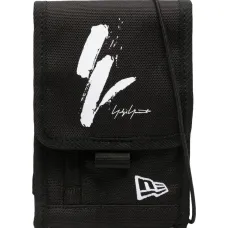 Клатч с вышитым логотипом Клатч с вышитым логотипом