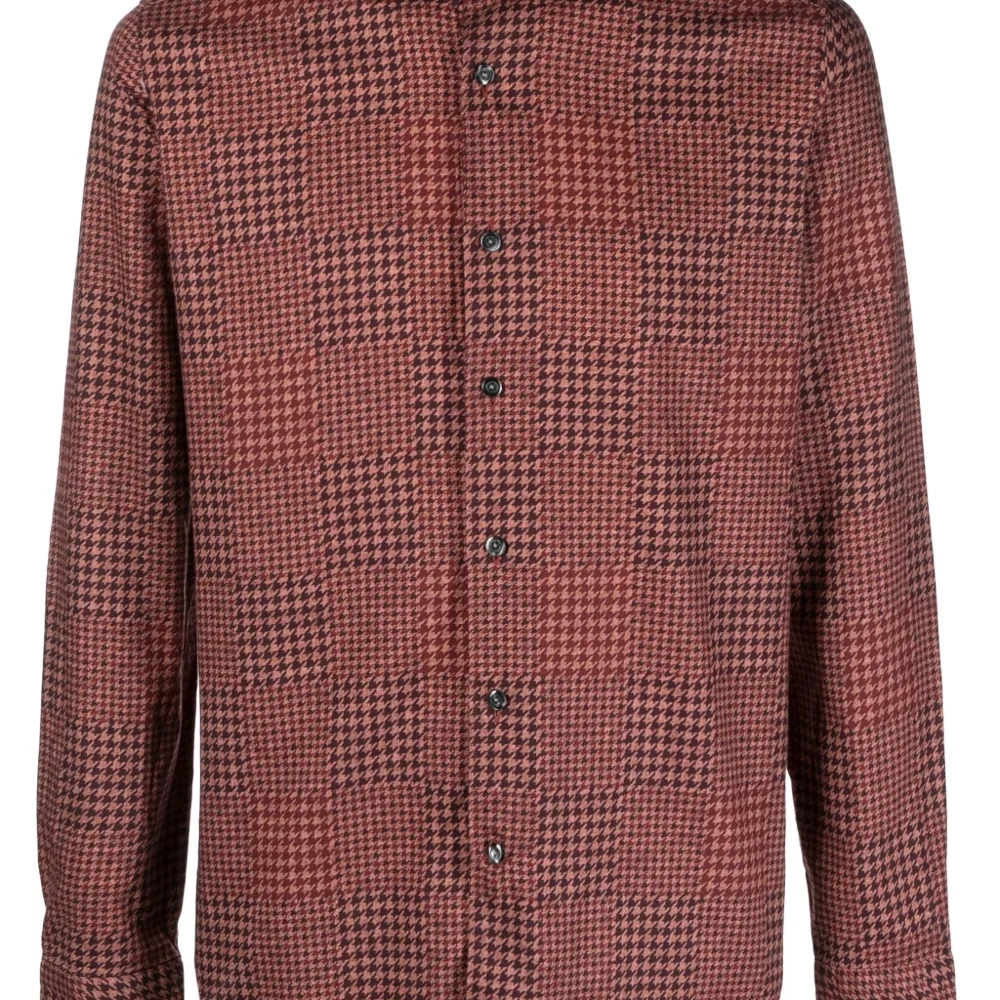 Рубашка в ломаную клетку