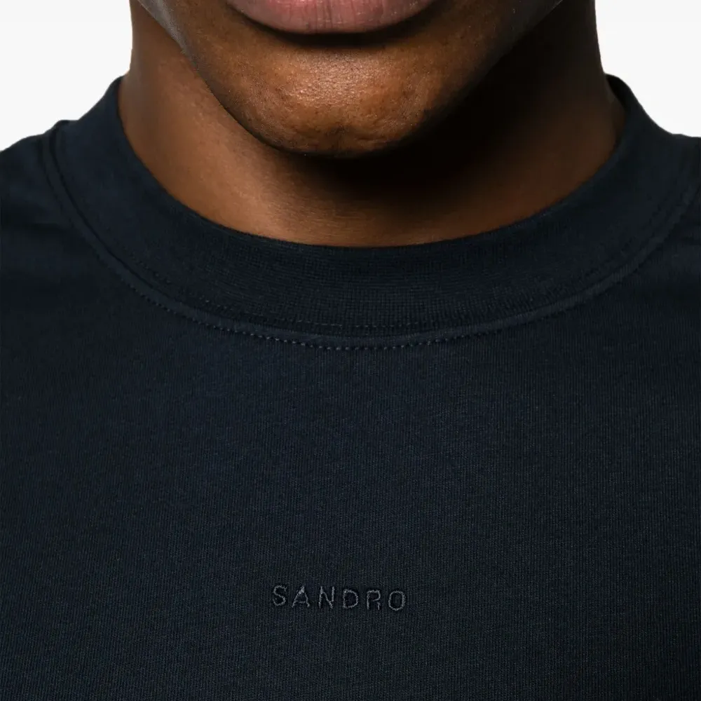 Футболка с вышитым логотипом