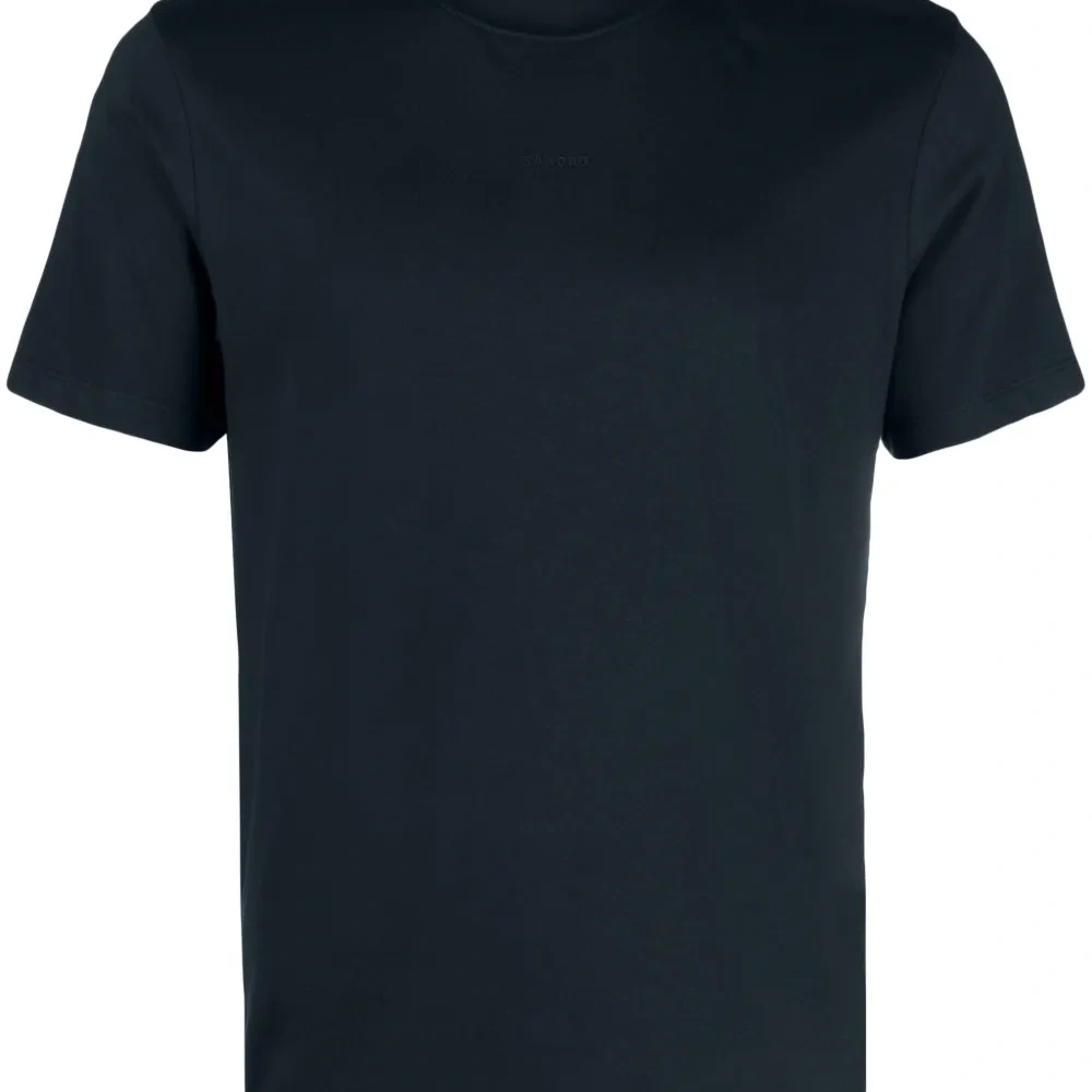 Футболка с вышитым логотипом