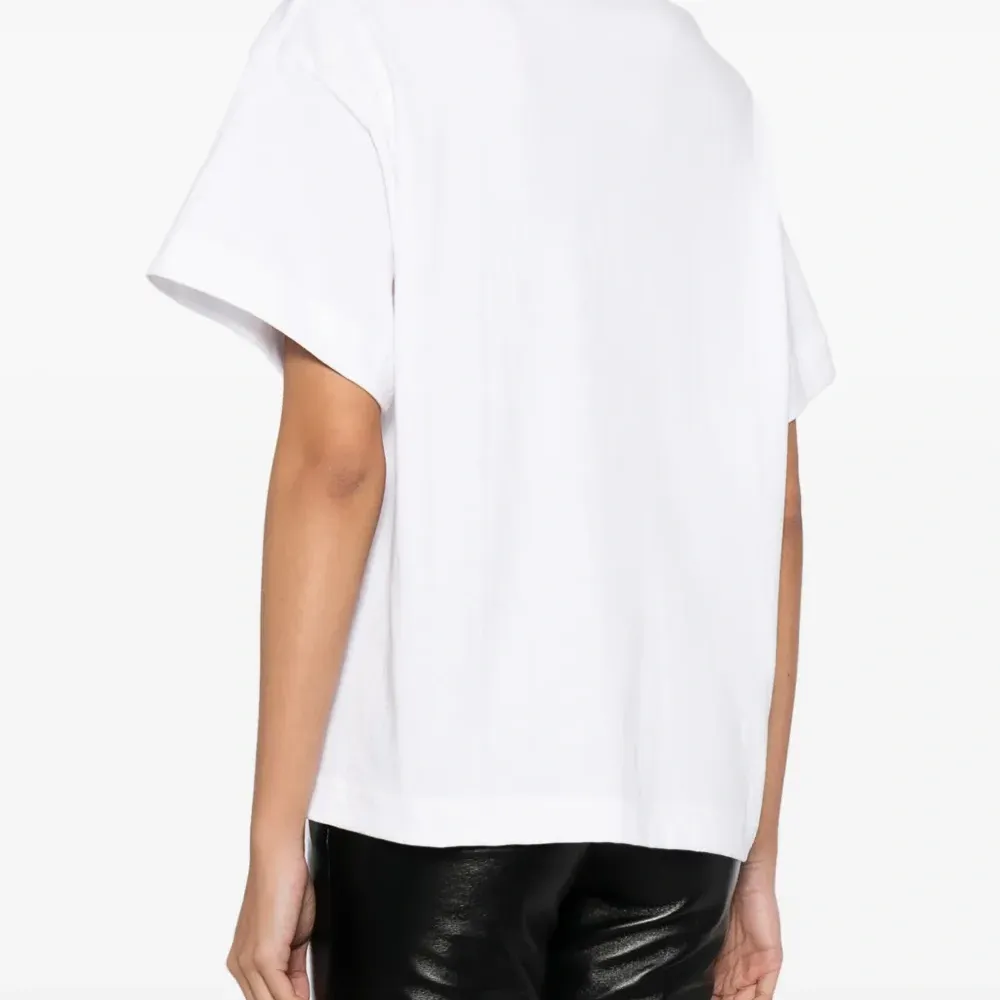 Футболка с графичным принтом