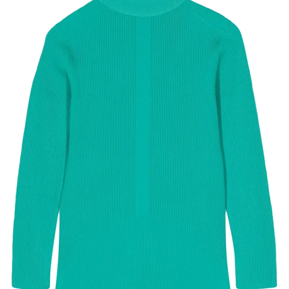 Кардиган в рубчик с V-образным вырезом