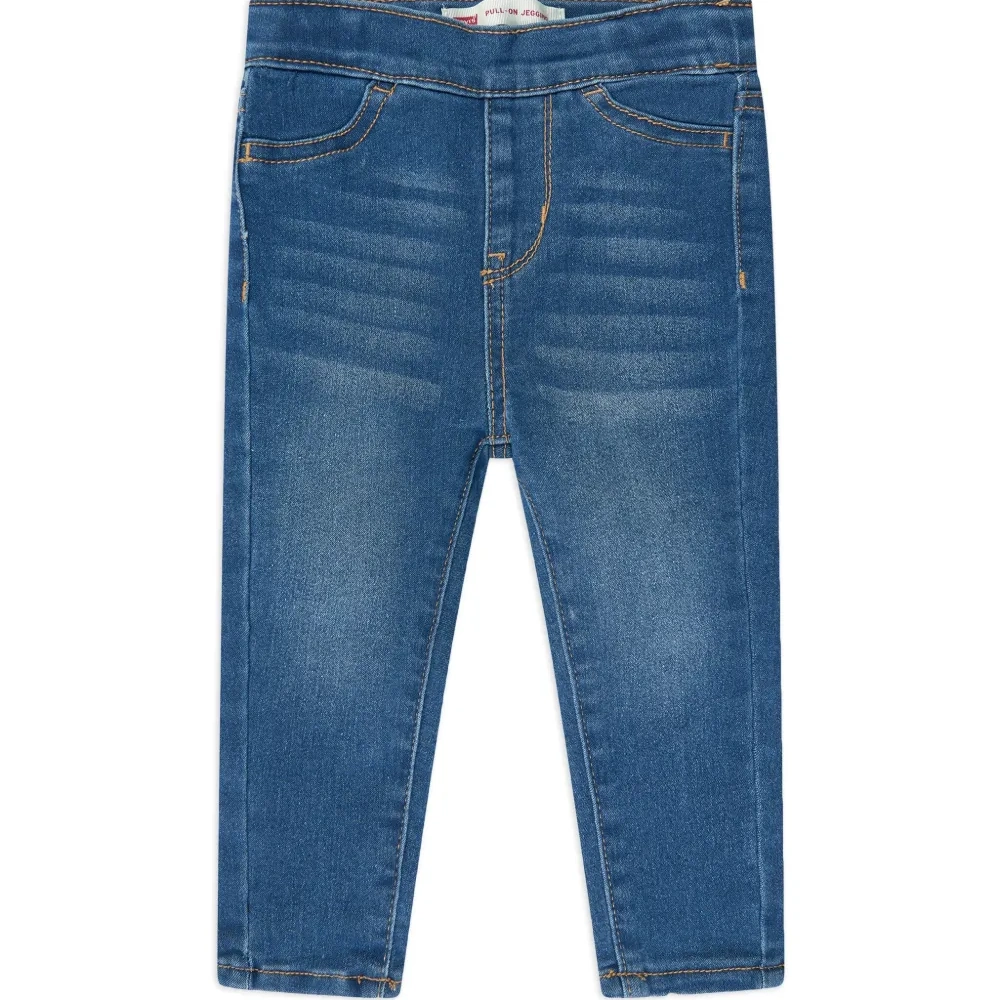 Зауженные джинсы