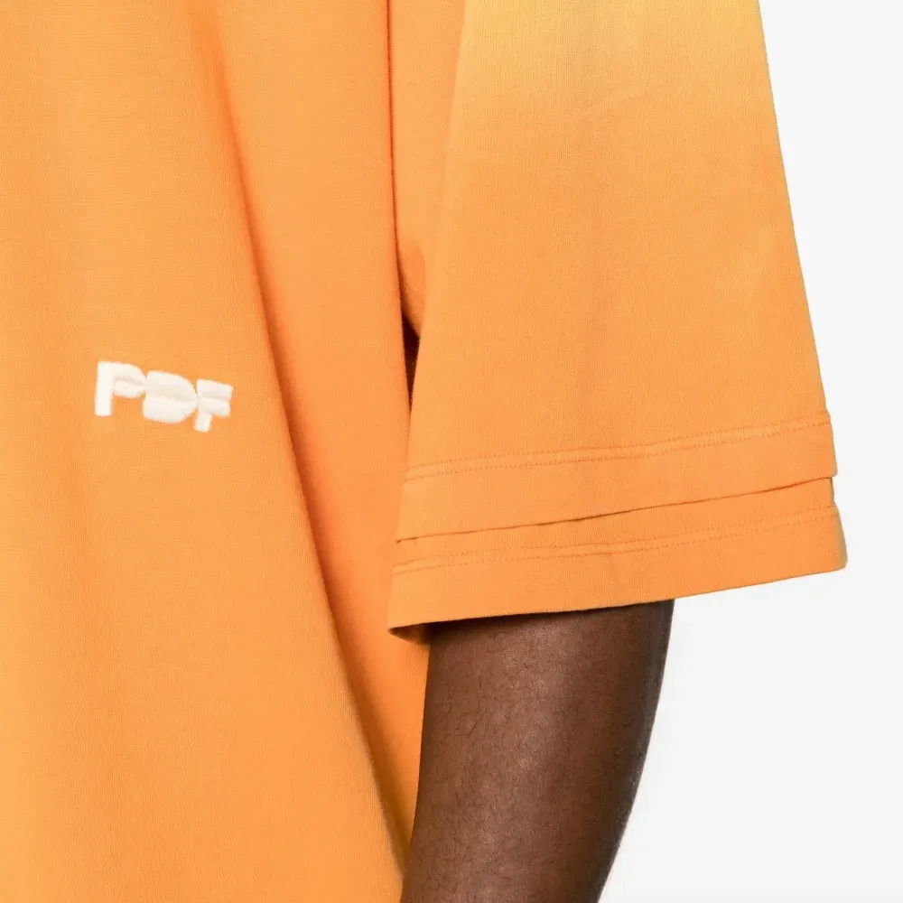 Футболка с вышитым логотипом