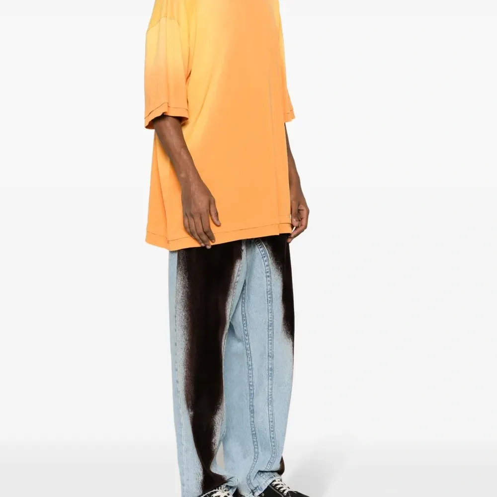 Футболка с вышитым логотипом