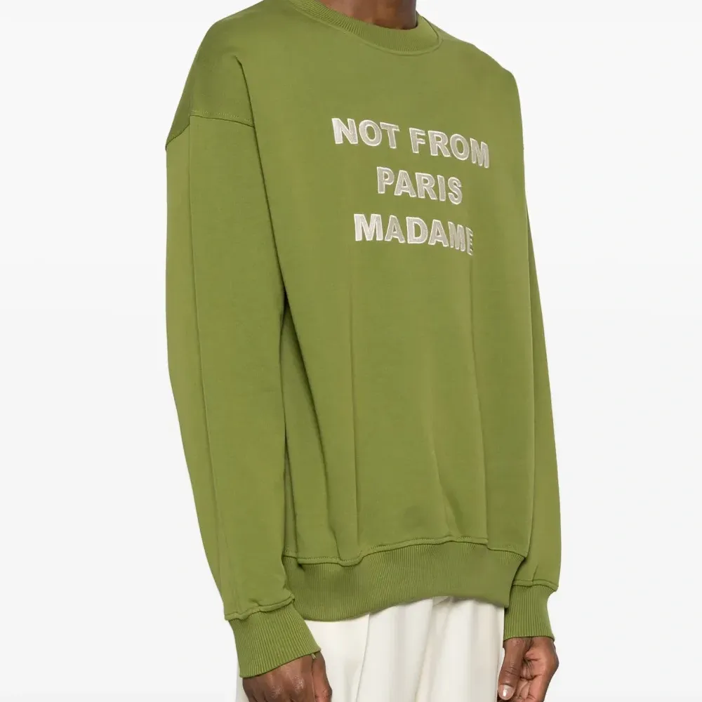 Толстовка с вышивкой Le slogan