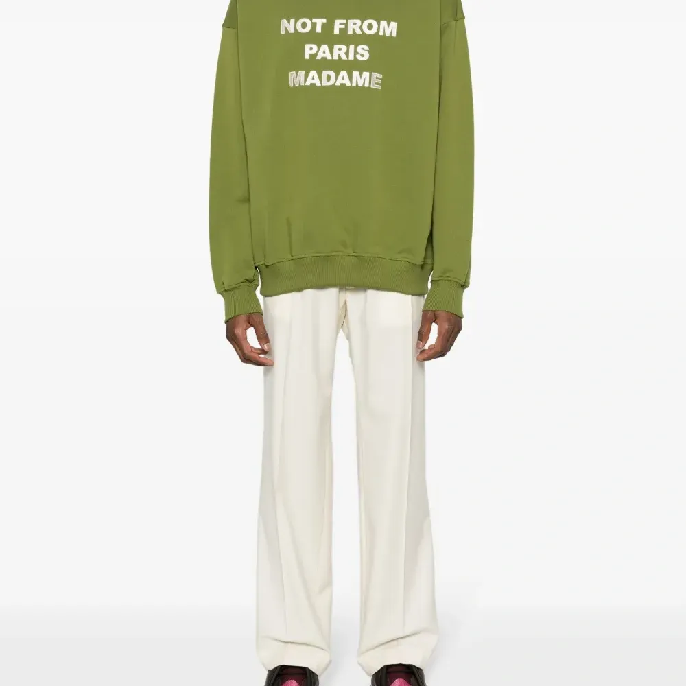 Толстовка с вышивкой Le slogan