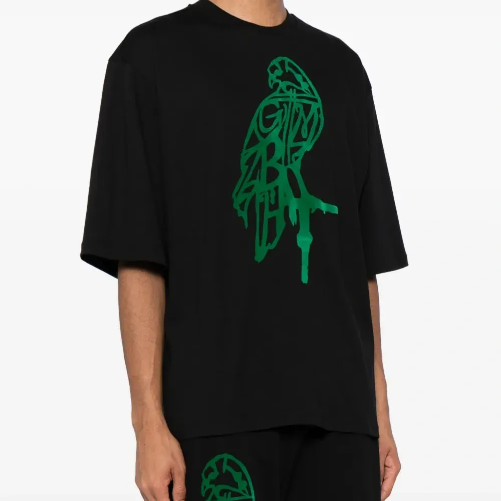 Футболка из органического хлопка с графичным принтом Футболка из органического хлопка с графичным принтом