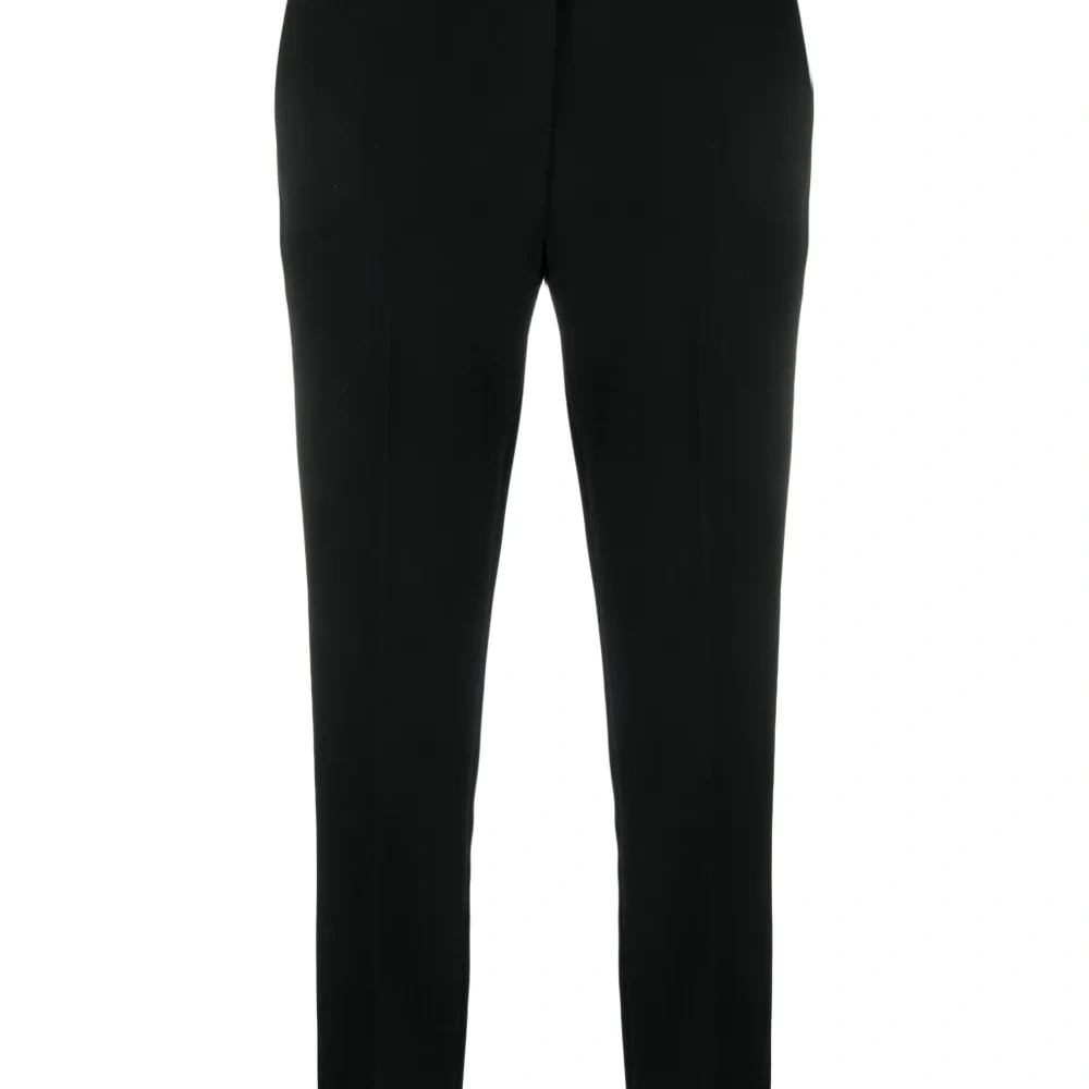 Узкие брюки строгого кроя