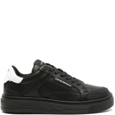 Кроссовки с логотипом