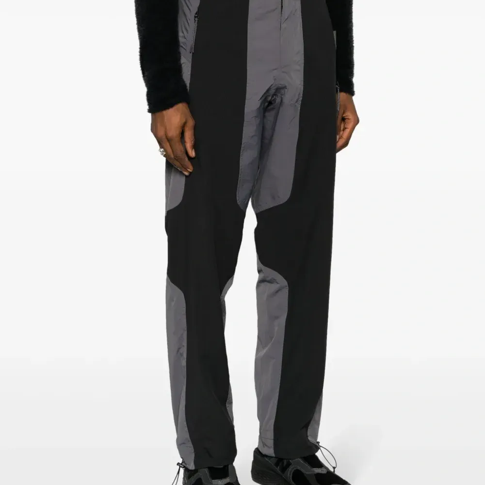 Брюки в стиле колор-блок