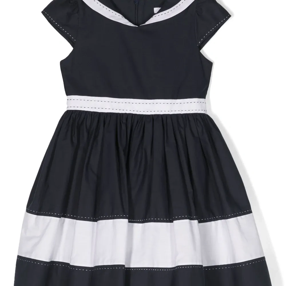 Платье без рукавов с воротником поло