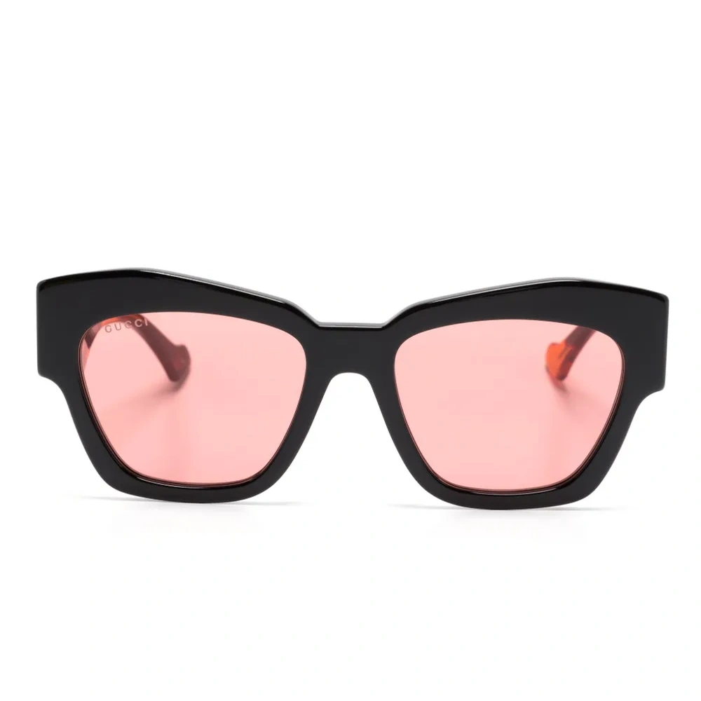 Солнцезащитные очки в массивной оправе с логотипом