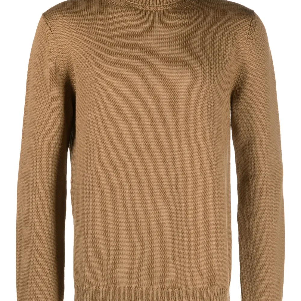 Шерстяной джемпер с высоким воротником