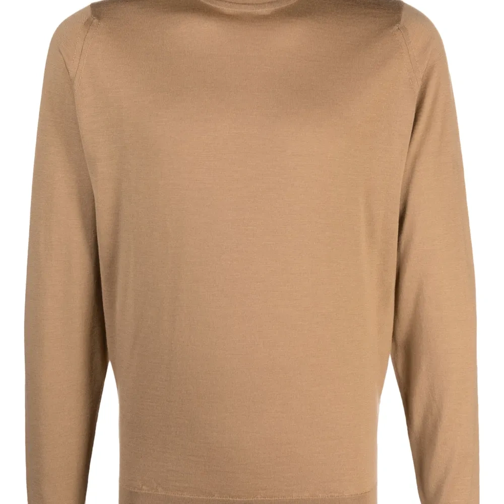 Шерстяной джемпер тонкой вязки с высоким воротником