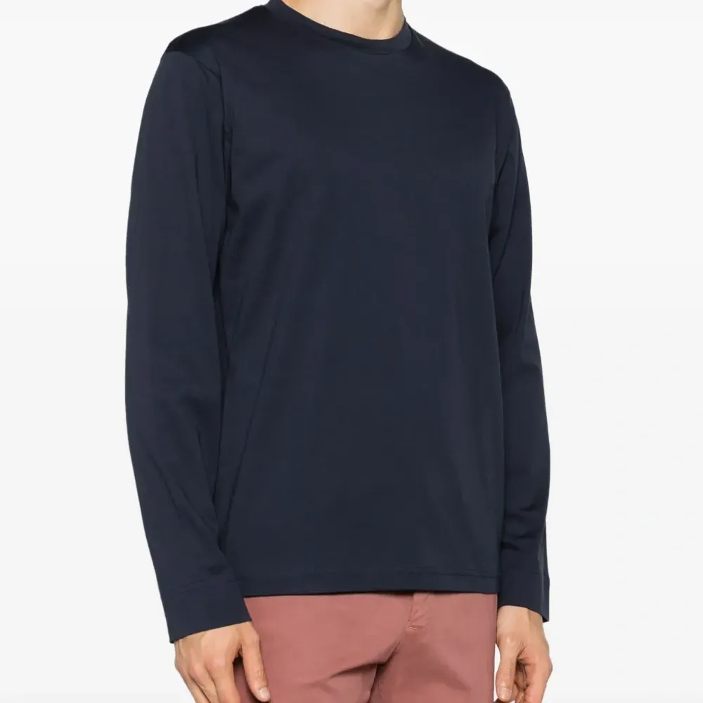 Футболка с круглым вырезом