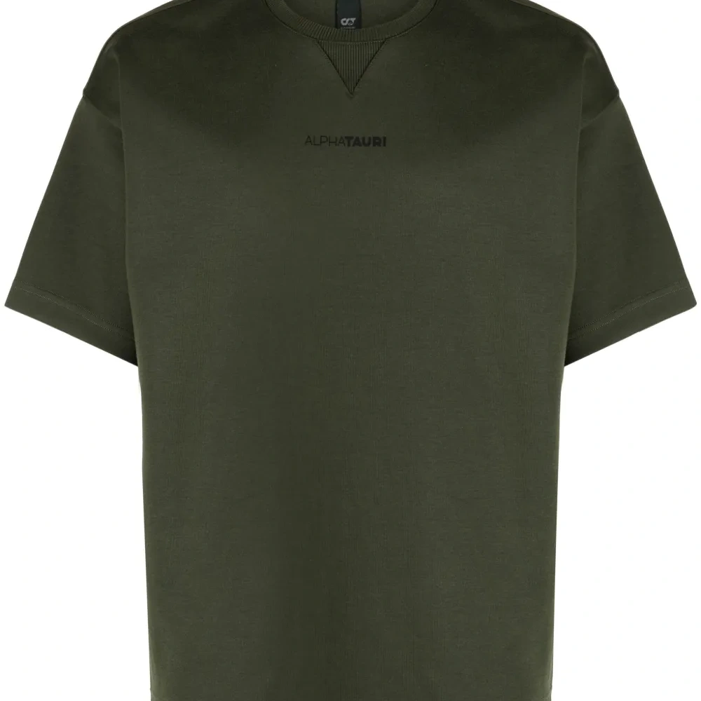 Футболка с логотипом