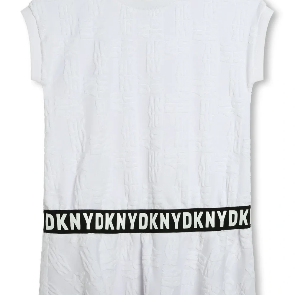 Платье с короткими рукавами и логотипом