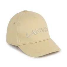 Кепка с вышитым логотипом