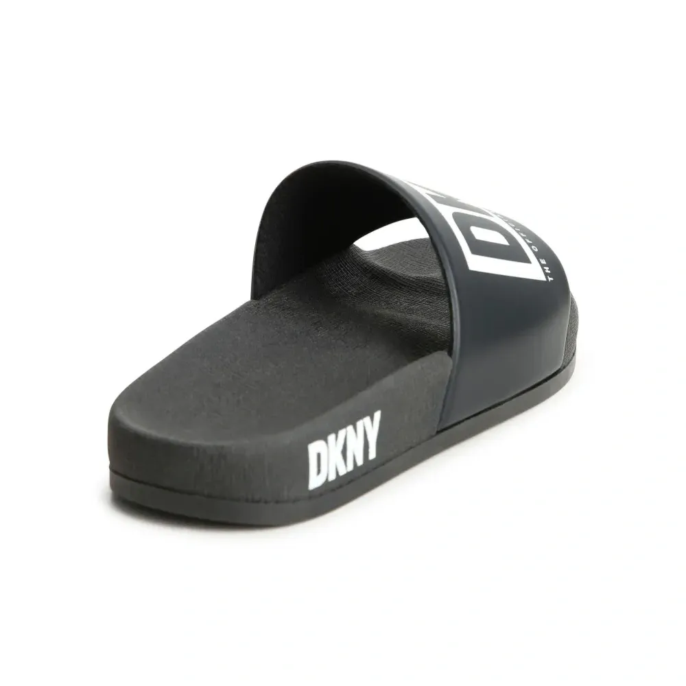 Шлепанцы с логотипом Шлепанцы с логотипом