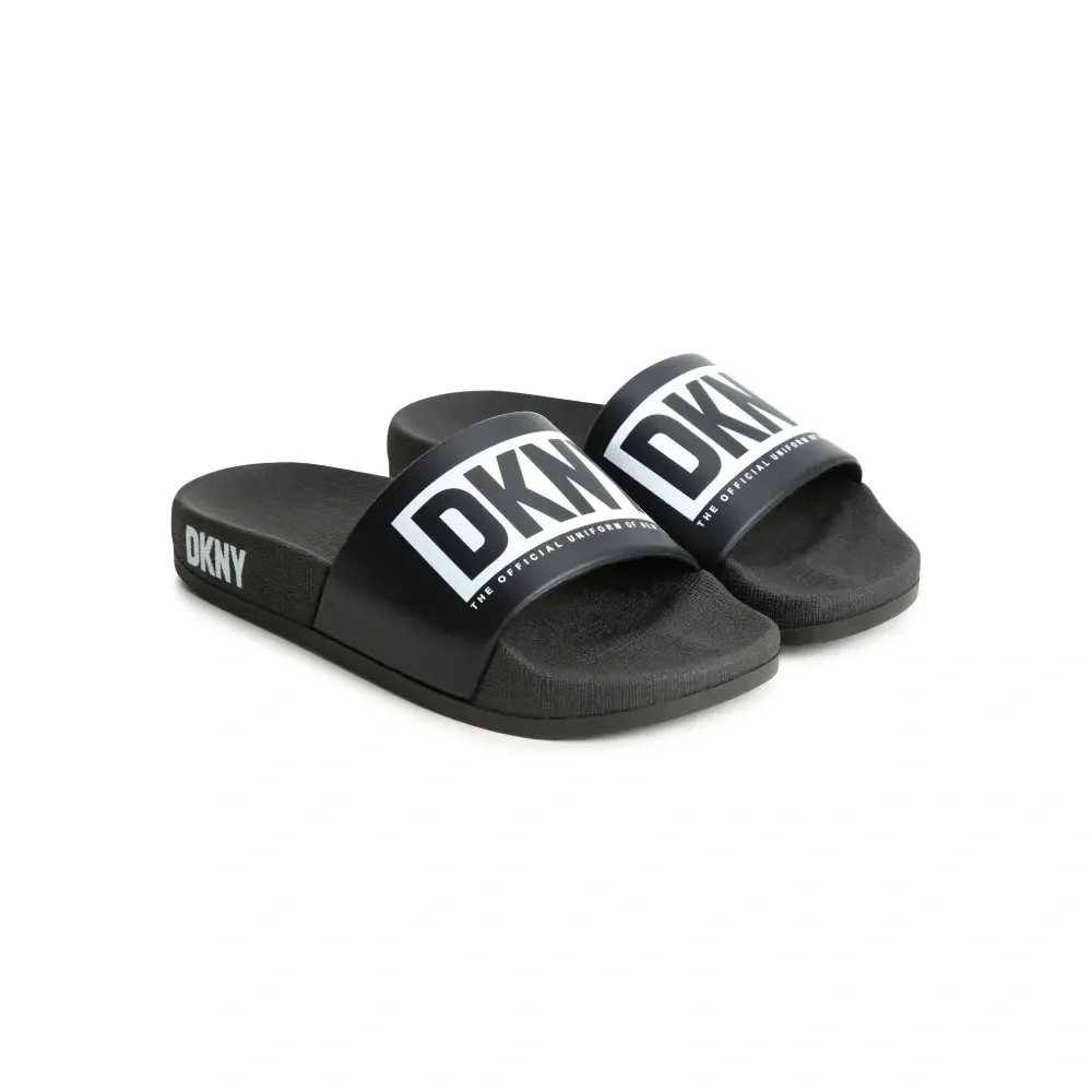 Шлепанцы с логотипом Шлепанцы с логотипом