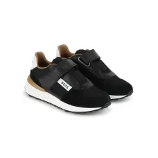 Кроссовки с логотипом