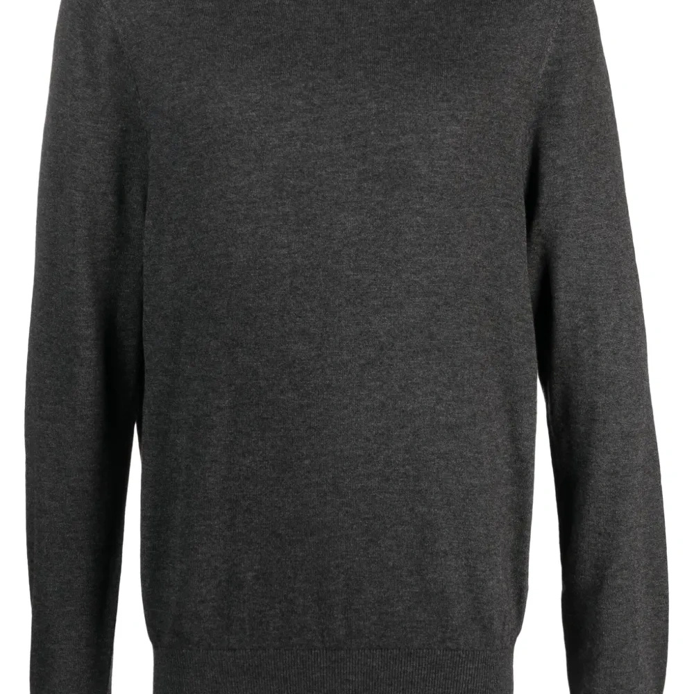 Пуловер с круглым вырезом