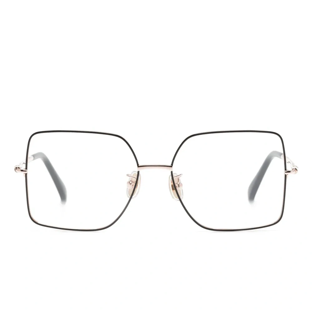 Очки в квадратной оправе