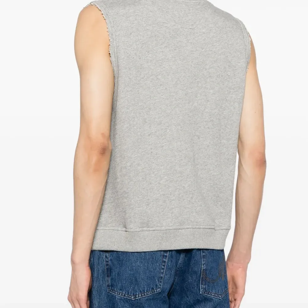 Джемпер The Gustavus без рукавов