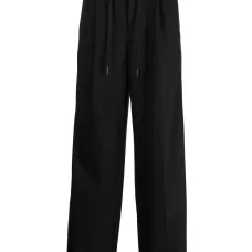 Брюки строгого кроя со складками