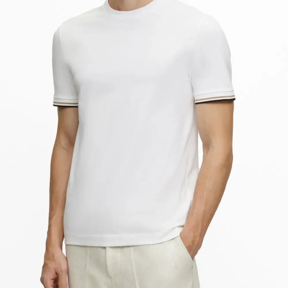 Футболка с манжетами в полоску