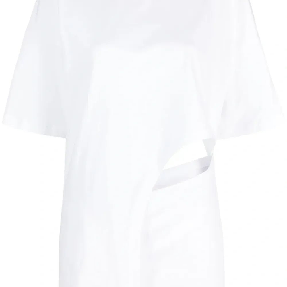 Футболка асимметричного кроя