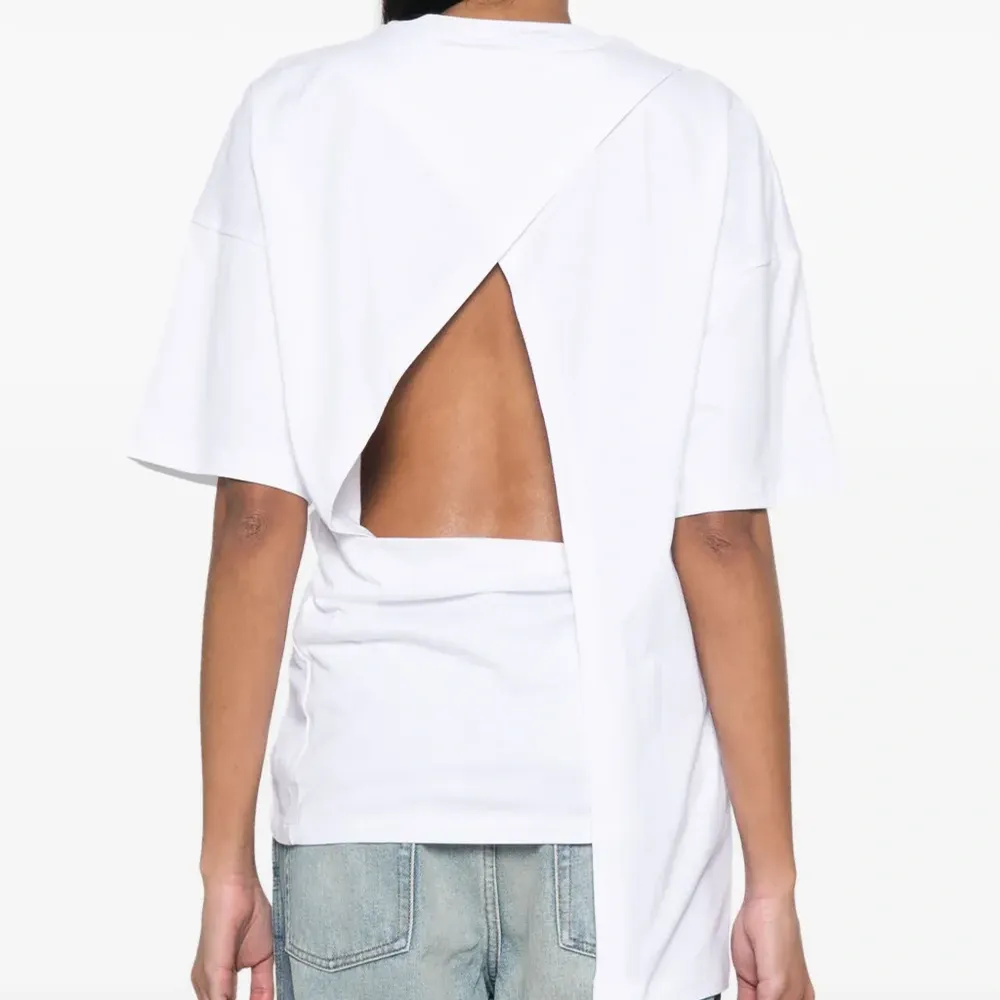 Футболка асимметричного кроя