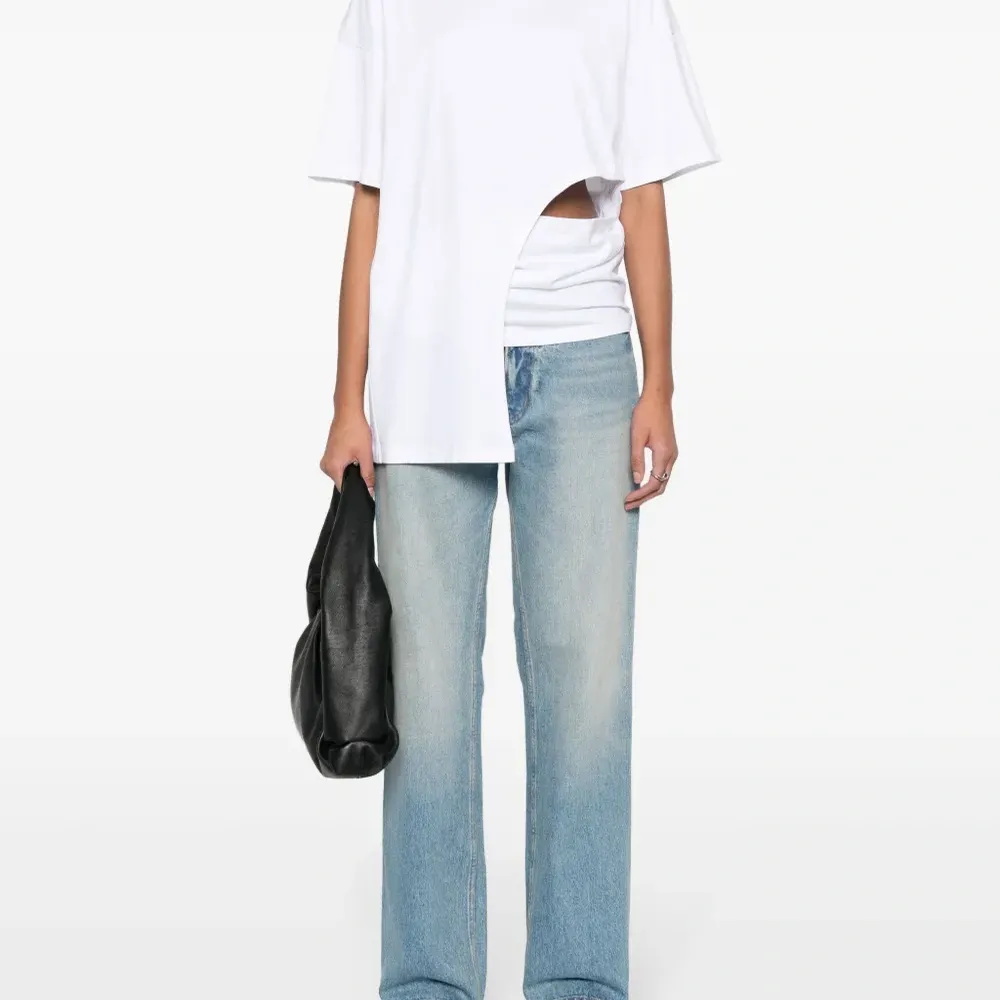 Широкие джинсы с заниженной талией