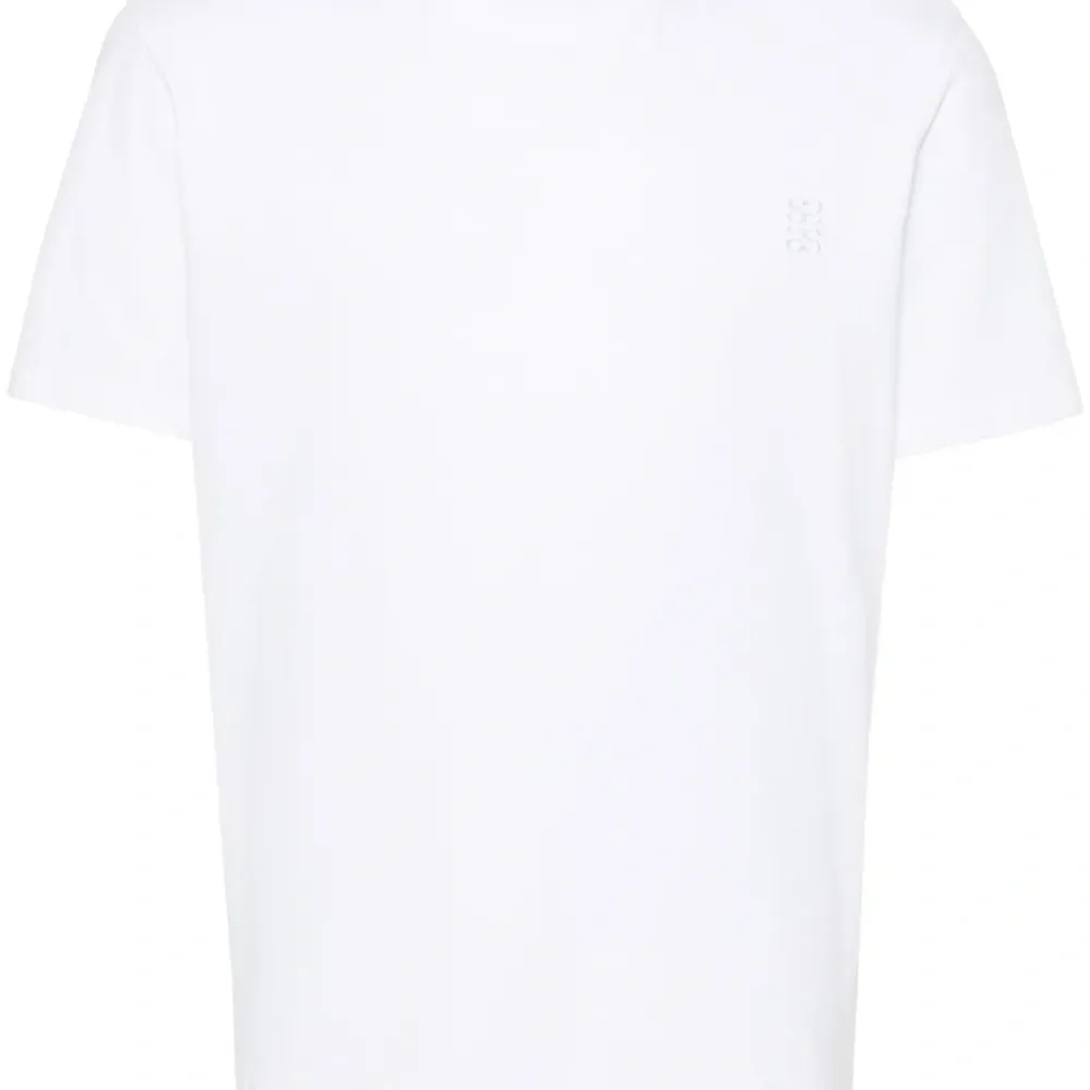 Футболка с вышитым логотипом