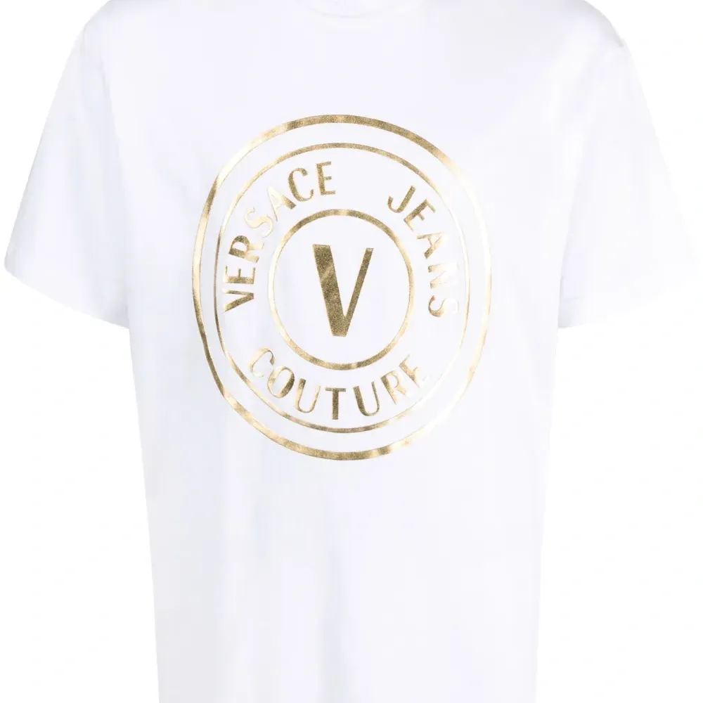 Футболка с логотипом