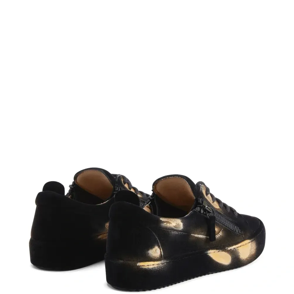 Кроссовки Gail