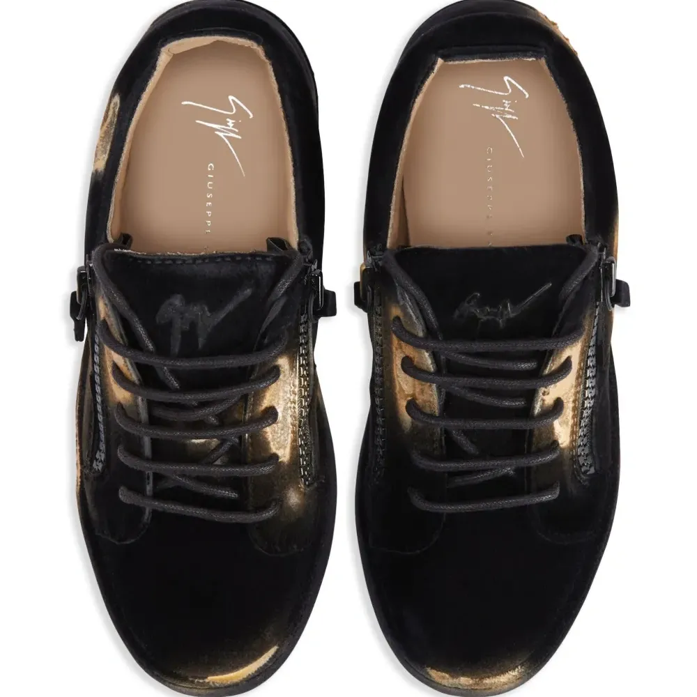 Кроссовки Gail