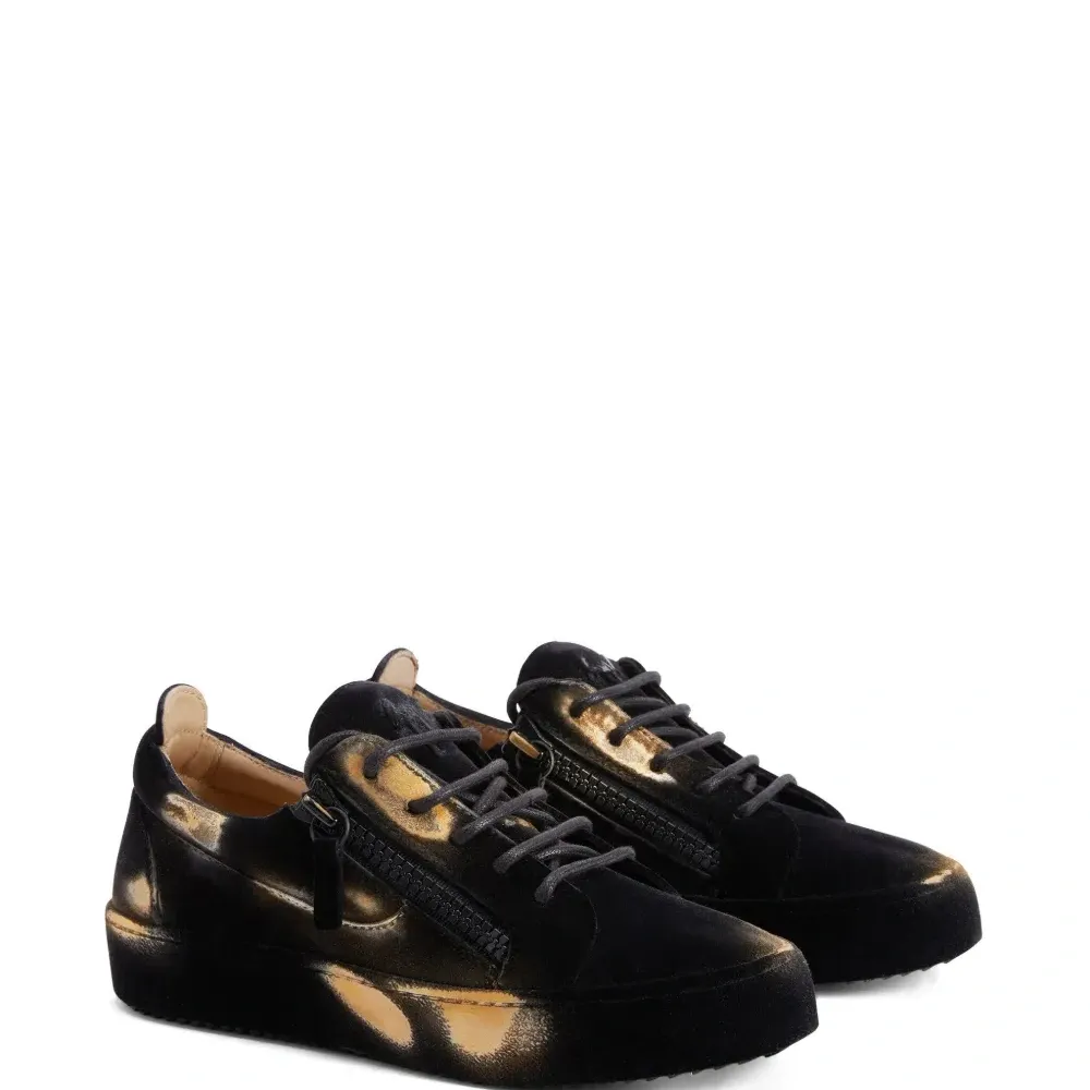 Кроссовки Gail