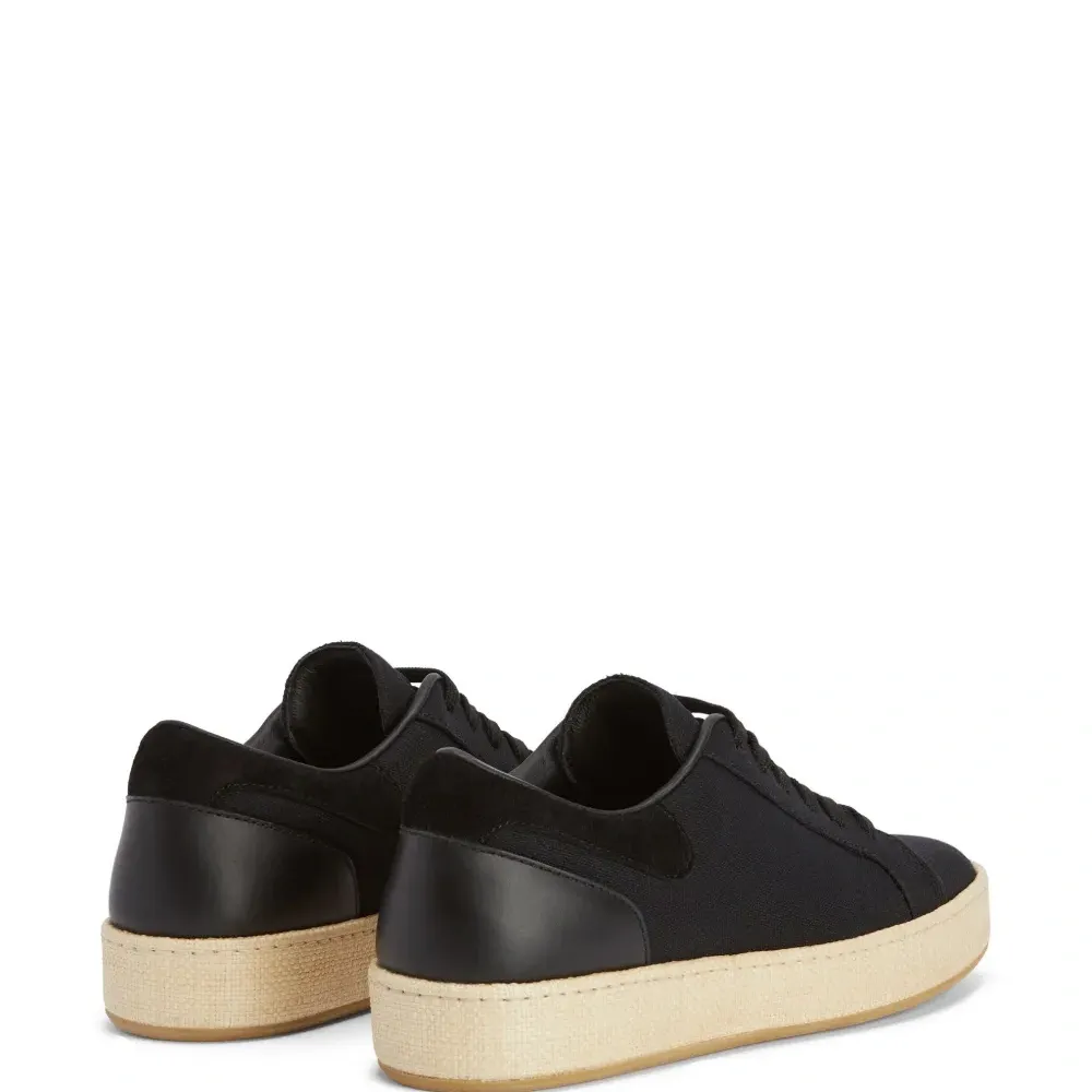 Кроссовки GZ-City с нашивкой-логотипом