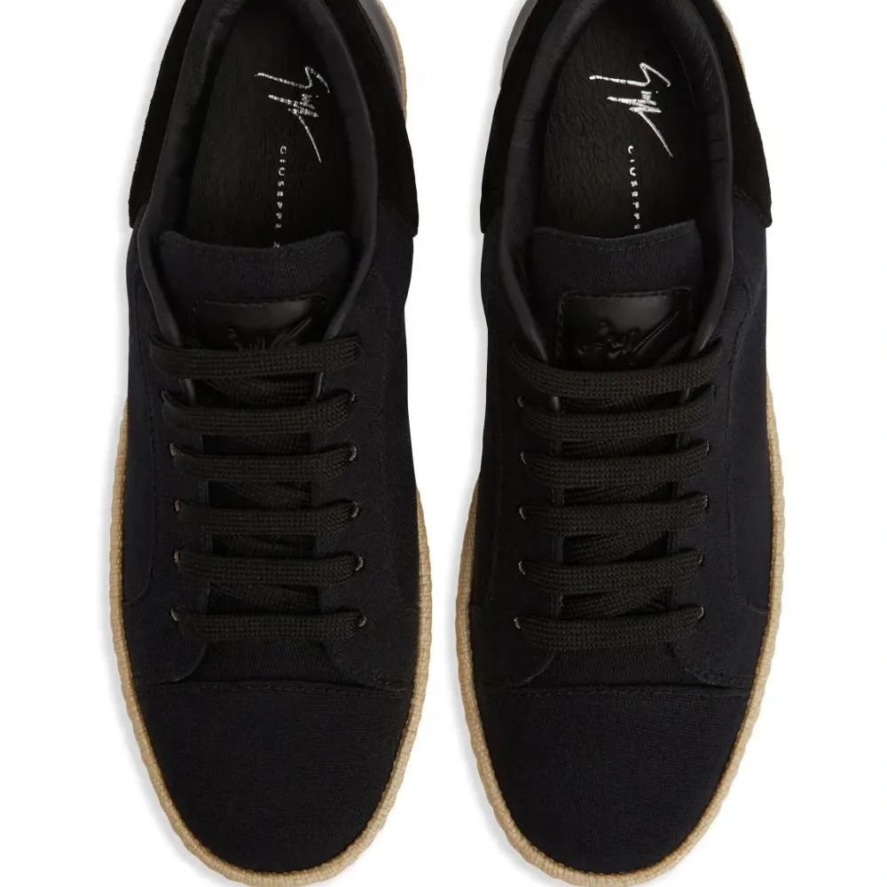 Кроссовки GZ-City с нашивкой-логотипом