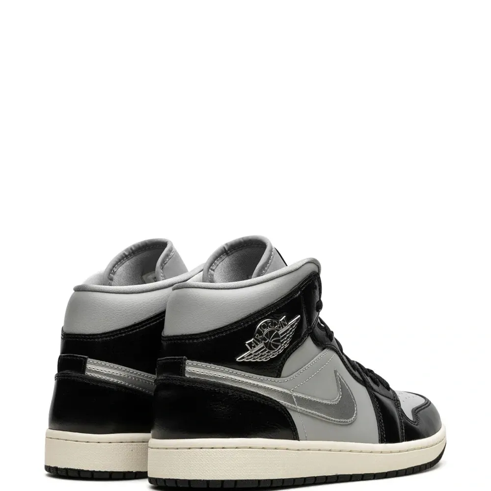 Кроссовки Air Jordan 1 Mid SE Black Chrome